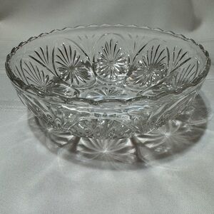 Vintage glass serving bowl/candy dish